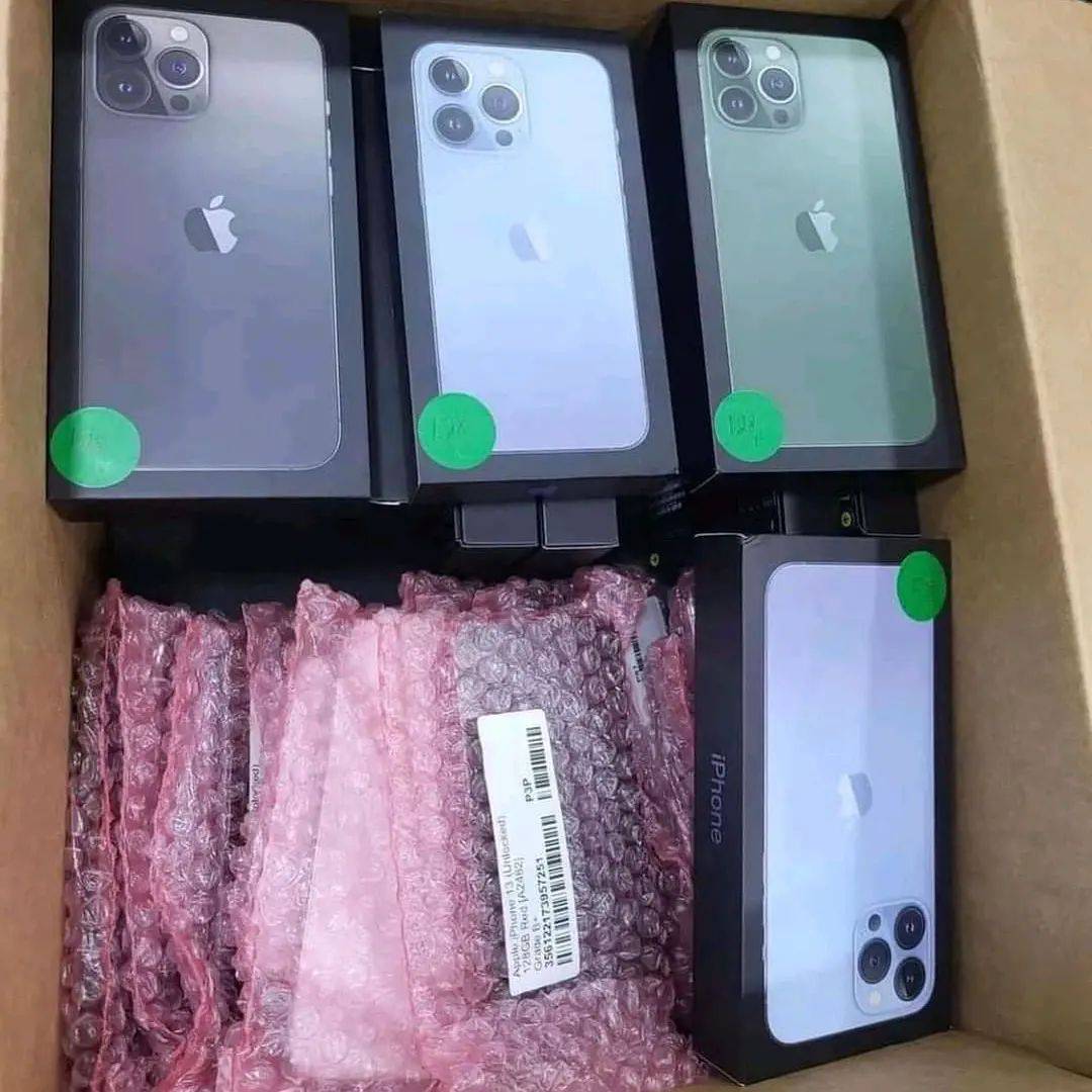 iPhone Pro Max Pallets - Image 2