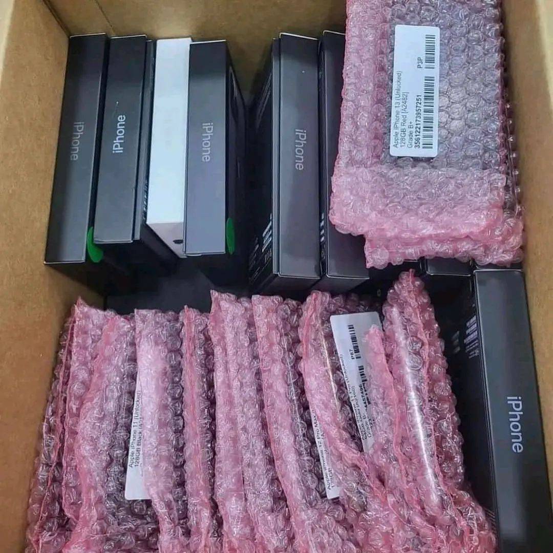 iPhone Pro Max Pallets - Image 3
